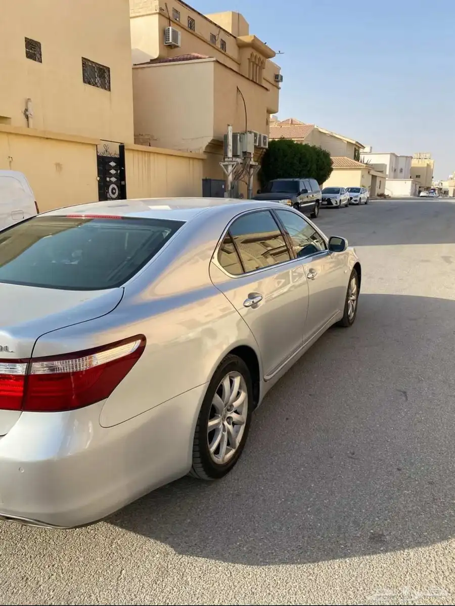 للبيع لكزس Ls460L 4