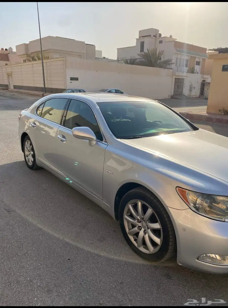 للبيع لكزس Ls460L 5