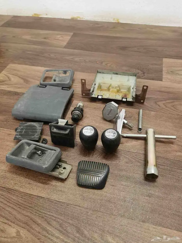 قطع غيار لاندكروزر ونيسان وغيرها 0