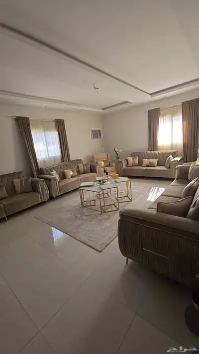 كنب شبه جديد اسخدتم عرسان ب4000 0