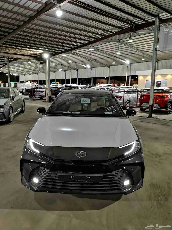 كامري 2025 LE هايبرد لون اسود 0