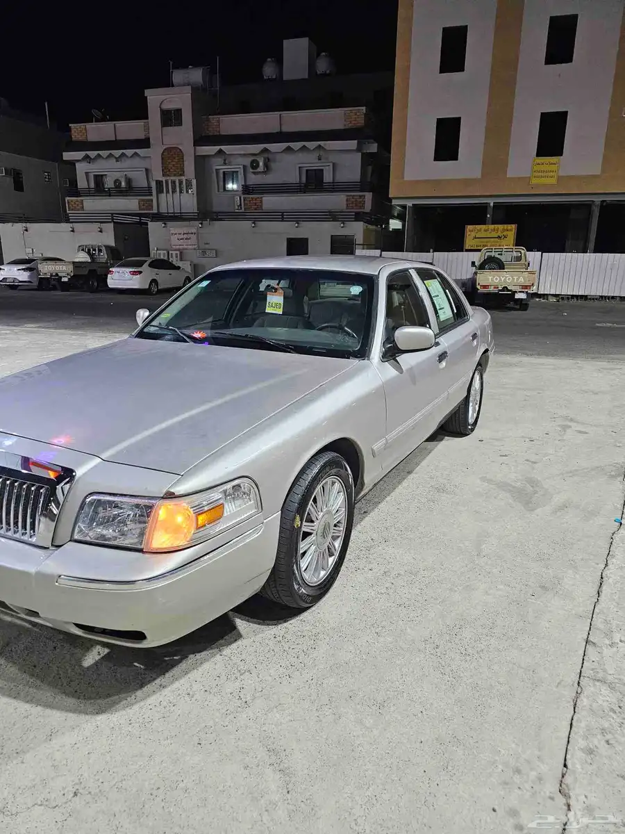 فورد جراندماركيز 2010 1