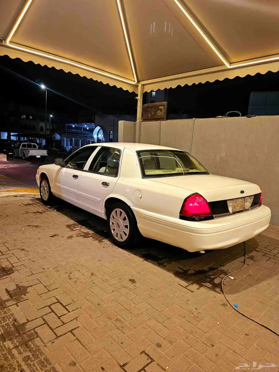 فورد كراون فكتوريا بوليسي 2010 3