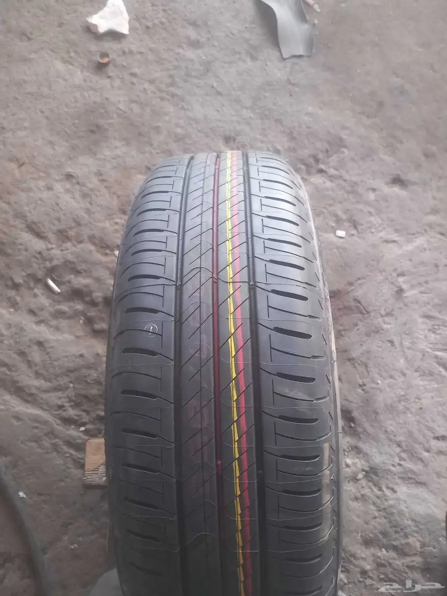 كفر مع جنط يارس مقاس 15جديد وكاله لم يستخدم ويوجد 2جنوط بدو 0