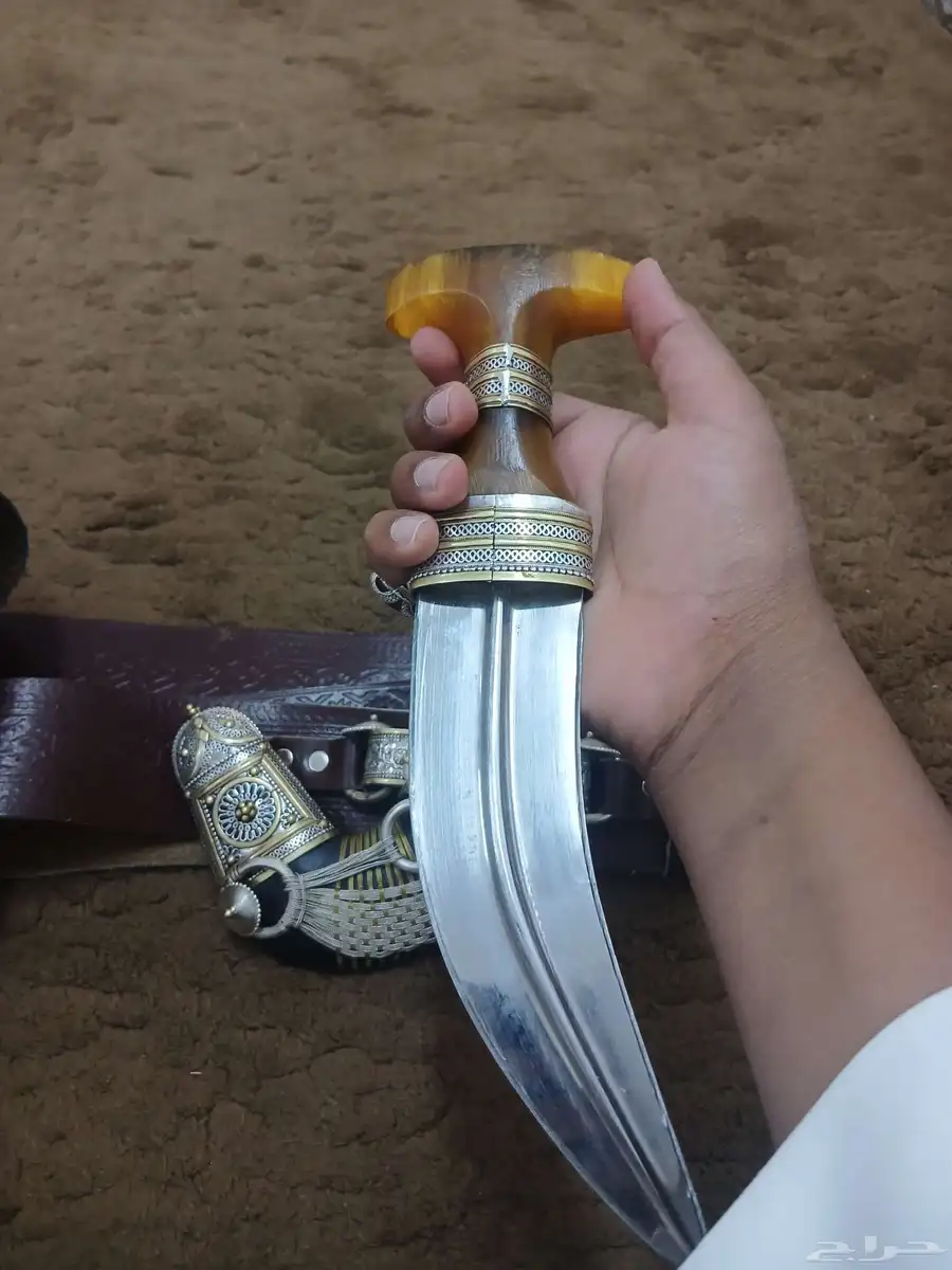 جنبيه حك زراف قبضه وافيه شاي فاخر على الذمه 2