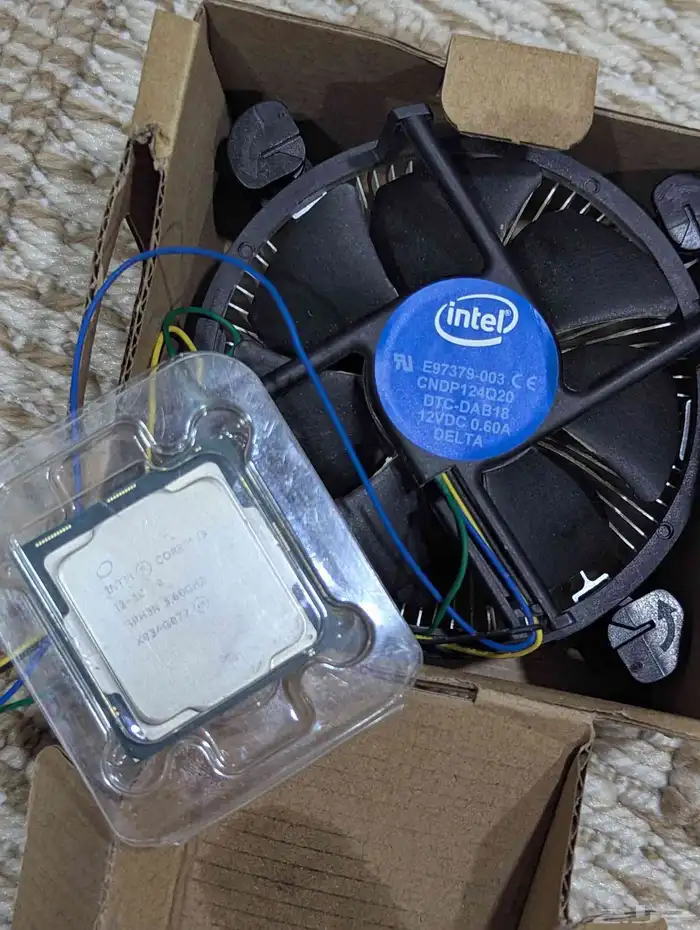 معالج i3 10100 مع المعالج 0