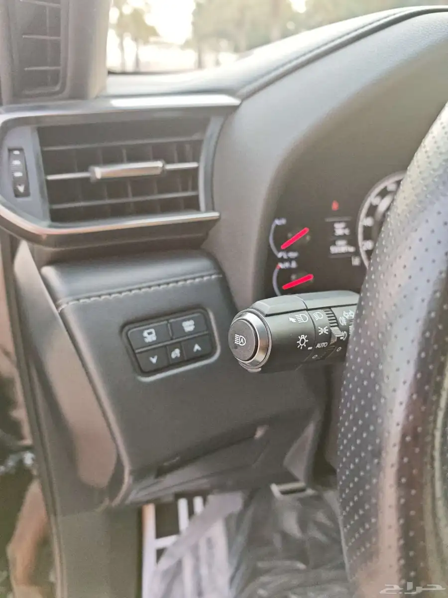 لكسز LX 600 F Sport أسود لؤلؤي موديل 2023 29