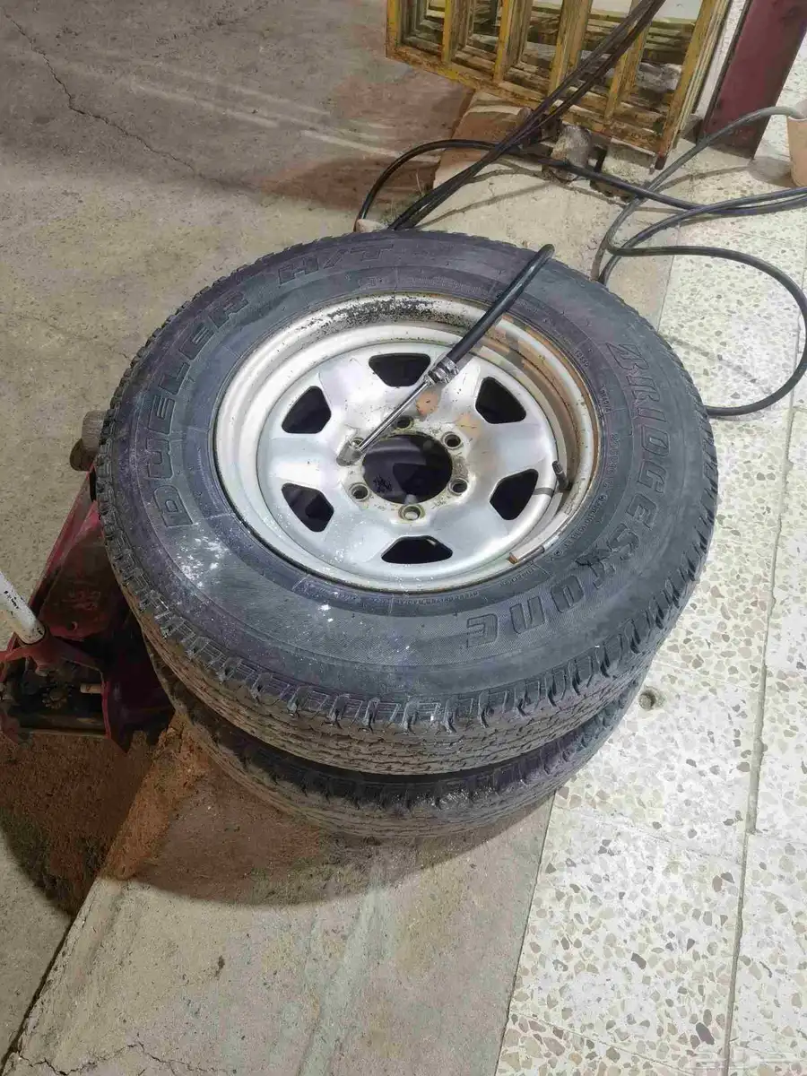 جنوط مع كفرات برجستون 1