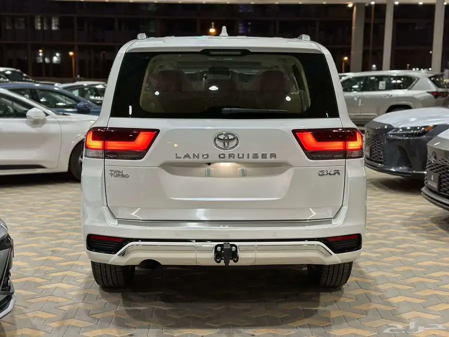 تويوتا لاند كروزر GXR4 2025 6