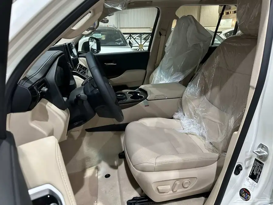 تويوتا لاند كروزر GXR4 2025 3