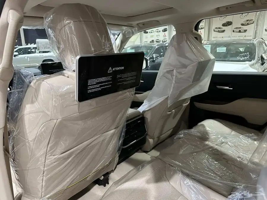 تويوتا لاند كروزر GXR4 2025 4