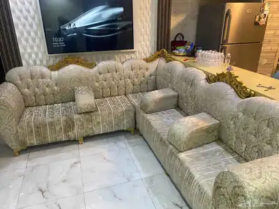 كنب للبيع على شكل حرف L نظيف يعتبر جديد لتواصل واتساب معاه 0