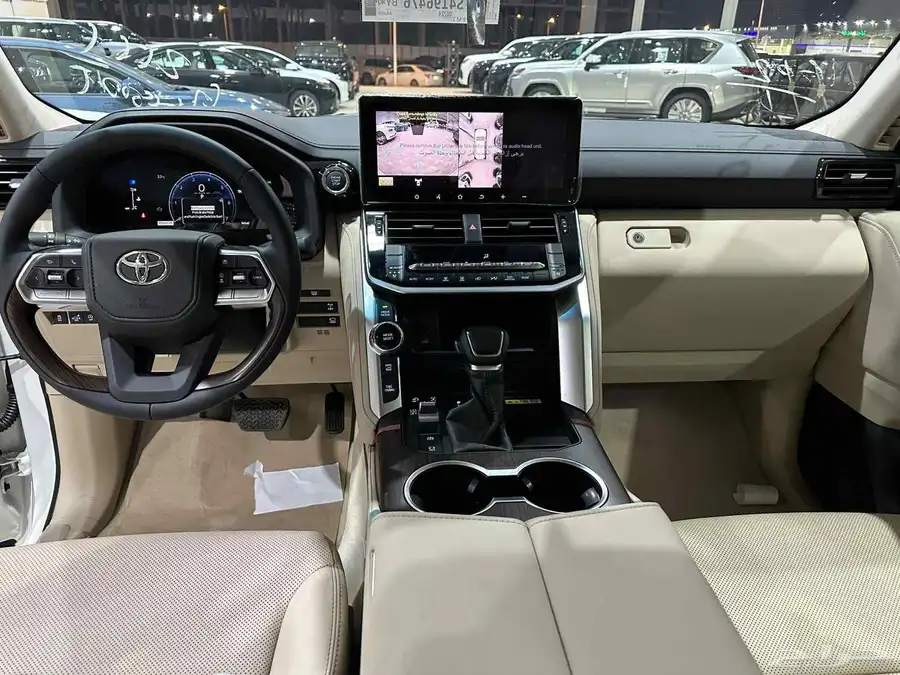 تويوتا لاند كروزر GXR4 2025 2