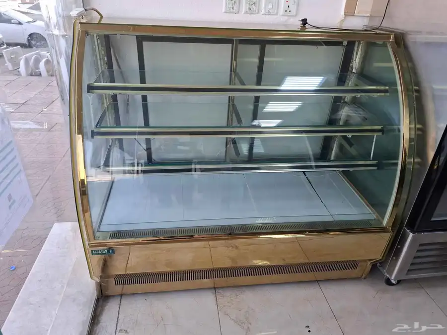 ثلاجة عرض حلويات مستعمل شبه جديد 0
