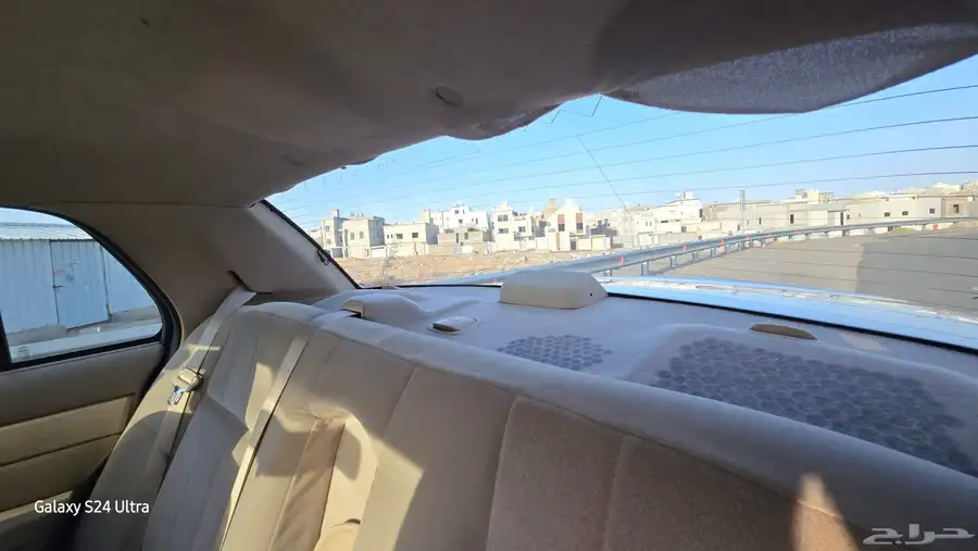 فورد كراون فكتوريا 24