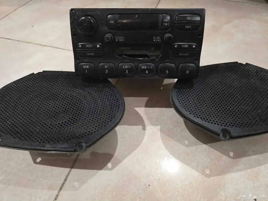 مسجل سيارة فورد مع السماعات شغال 0