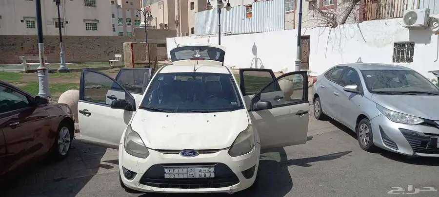 السياره فورد فيجو موديل 2012 المكينه والجربوكس على الشرط 3