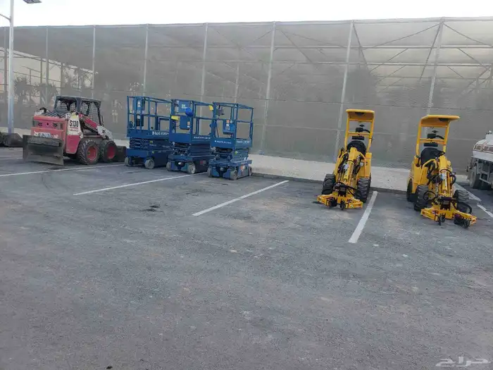 متوفر جميع انواع المعدات للإيجار الشهري واليومين 7