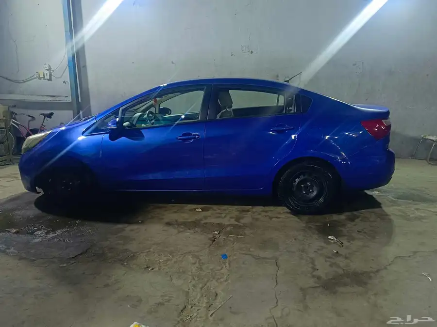 Kia Rio 2014 Looks new. Everything is complete. Three-year 10