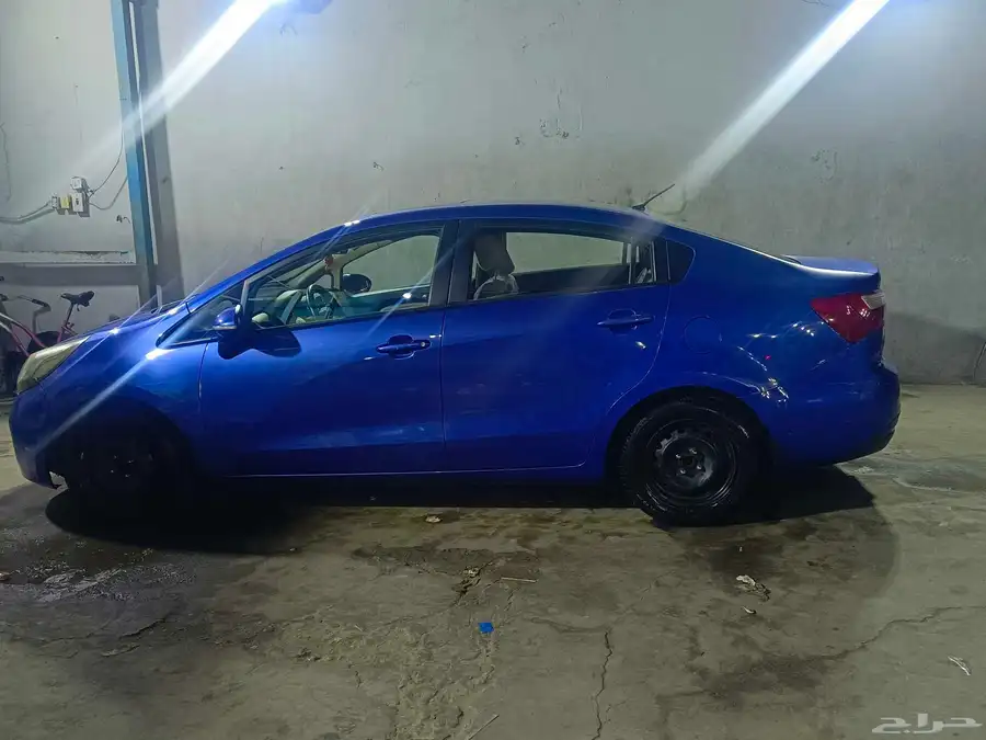 Kia Rio 2014 Looks new. Everything is complete. Three-year 12