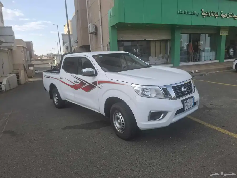 سيارة نيسان نافارا 2016 3