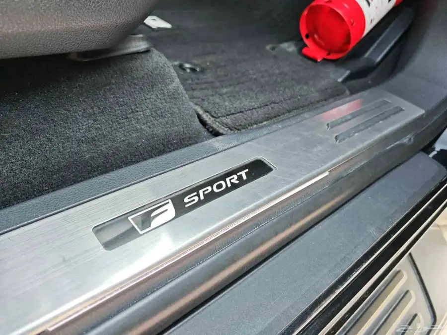 لكسز LX 600 F Sport أسود لؤلؤي موديل 2023 38