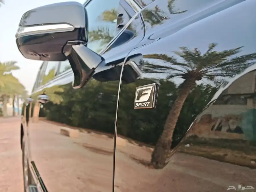 لكسز LX 600 F Sport أسود لؤلؤي موديل 2023 15