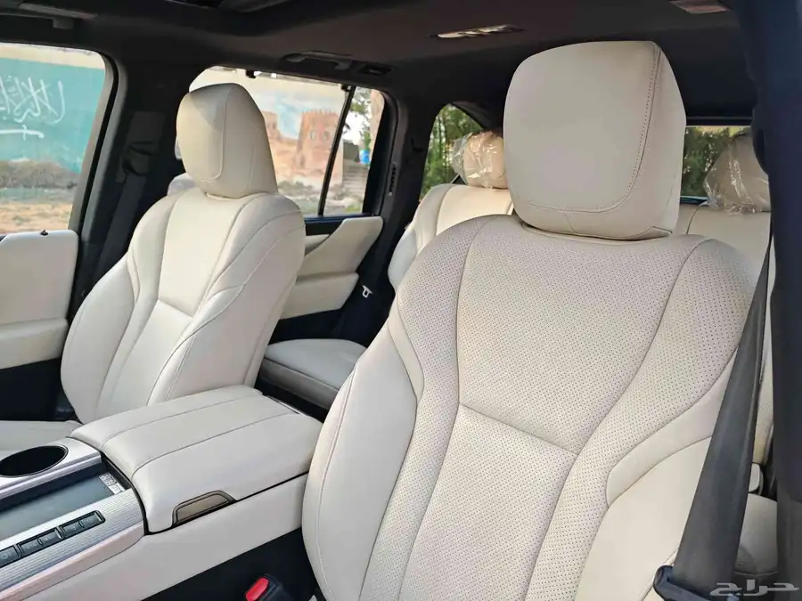 لكسز LX 600 F Sport أسود لؤلؤي موديل 2023 22
