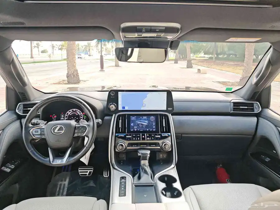 لكسز LX 600 F Sport أسود لؤلؤي موديل 2023 28