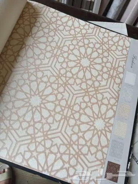 ورق جدران بأقل الاسعار الفه 150 شامل التركيب 3