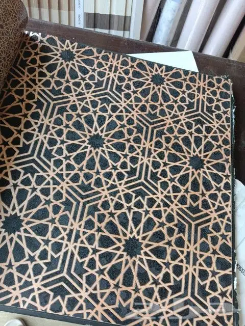 ورق جدران بأقل الاسعار الفه 150 شامل التركيب 2