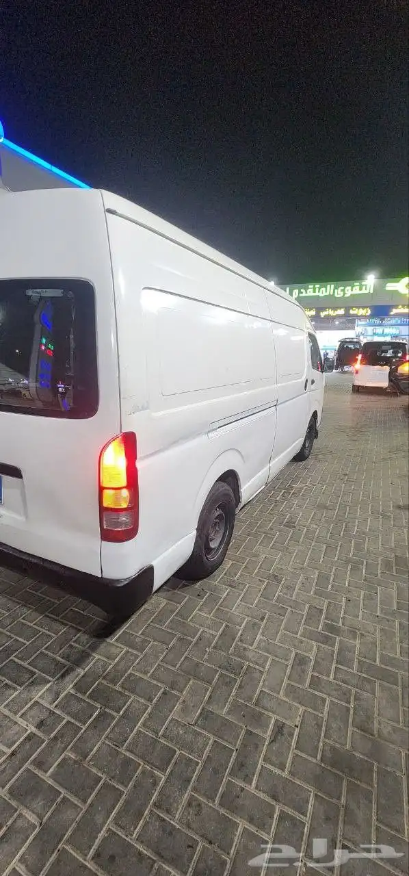 للبيع باص بضاعة هايس بنزين سقف عالي 2
