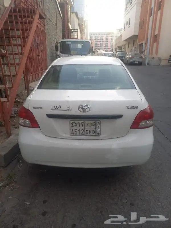 تويوتا يارس موديل 2011 جير عادي فعص استماره مجدد جير شرط 4