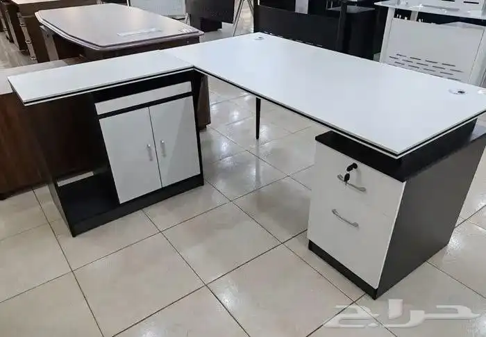 Office furniture table and chairs 2