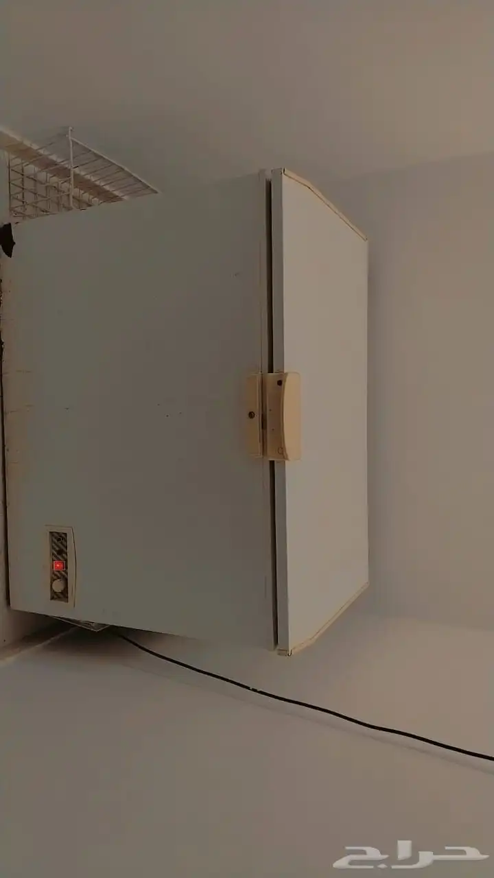 ثلاجة ارضيه مستعمله حجمها وسط محايل عسير 0