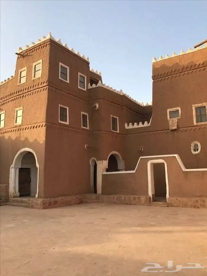اعمال تراثيه من الطين ولحجر 1