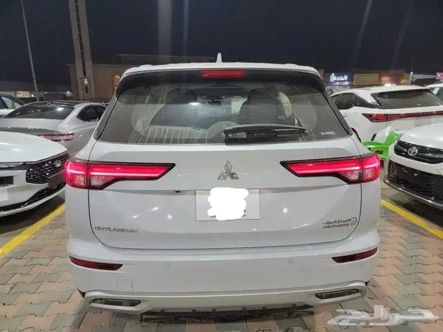 ميتسوبيشي اوتلاندر هاي لاين 2025 4