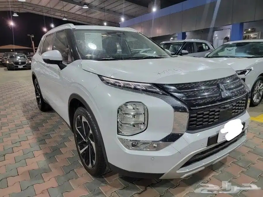 ميتسوبيشي اوتلاندر هاي لاين 2025 1