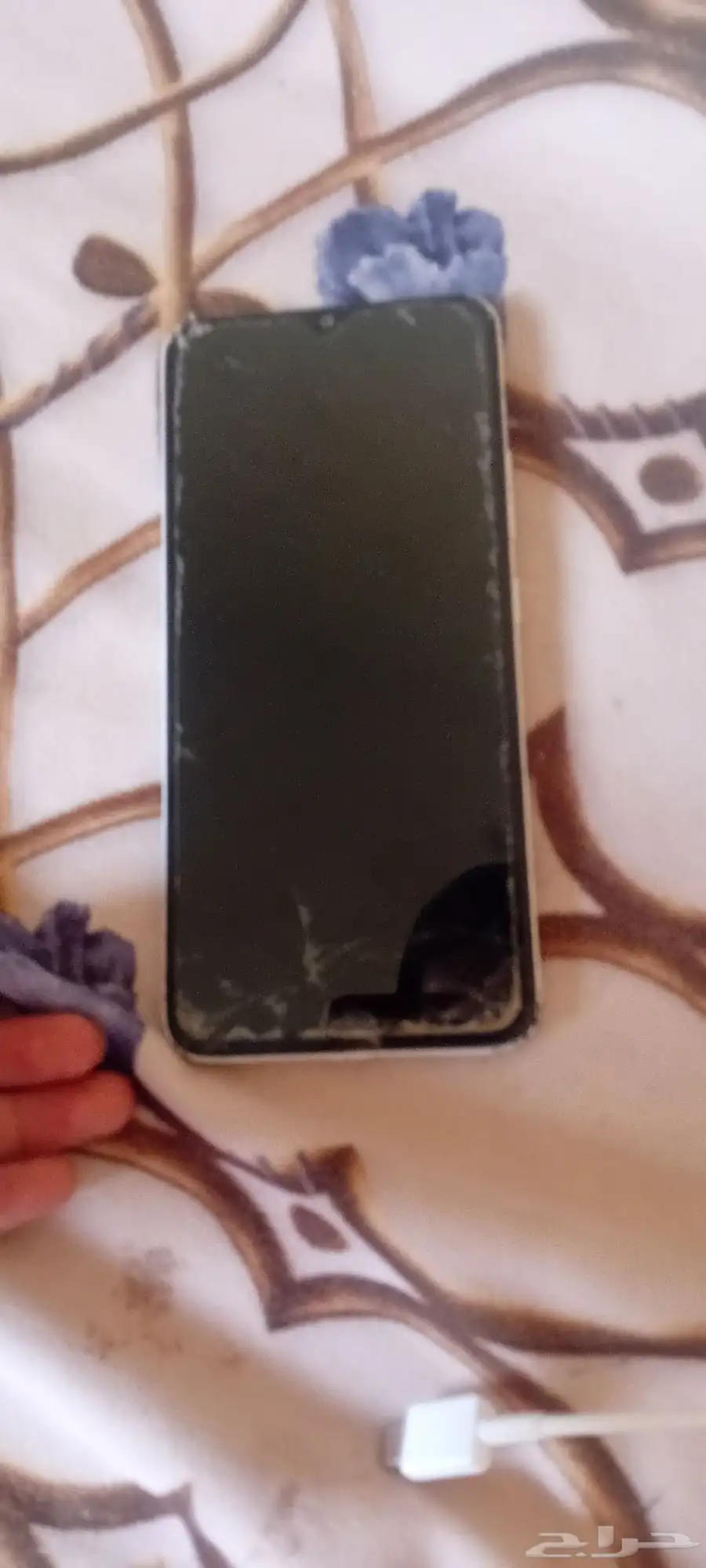 جوال لنفلكس مستعمل بدون كرتون فيه شاشه حمايه وا في خدوش 1