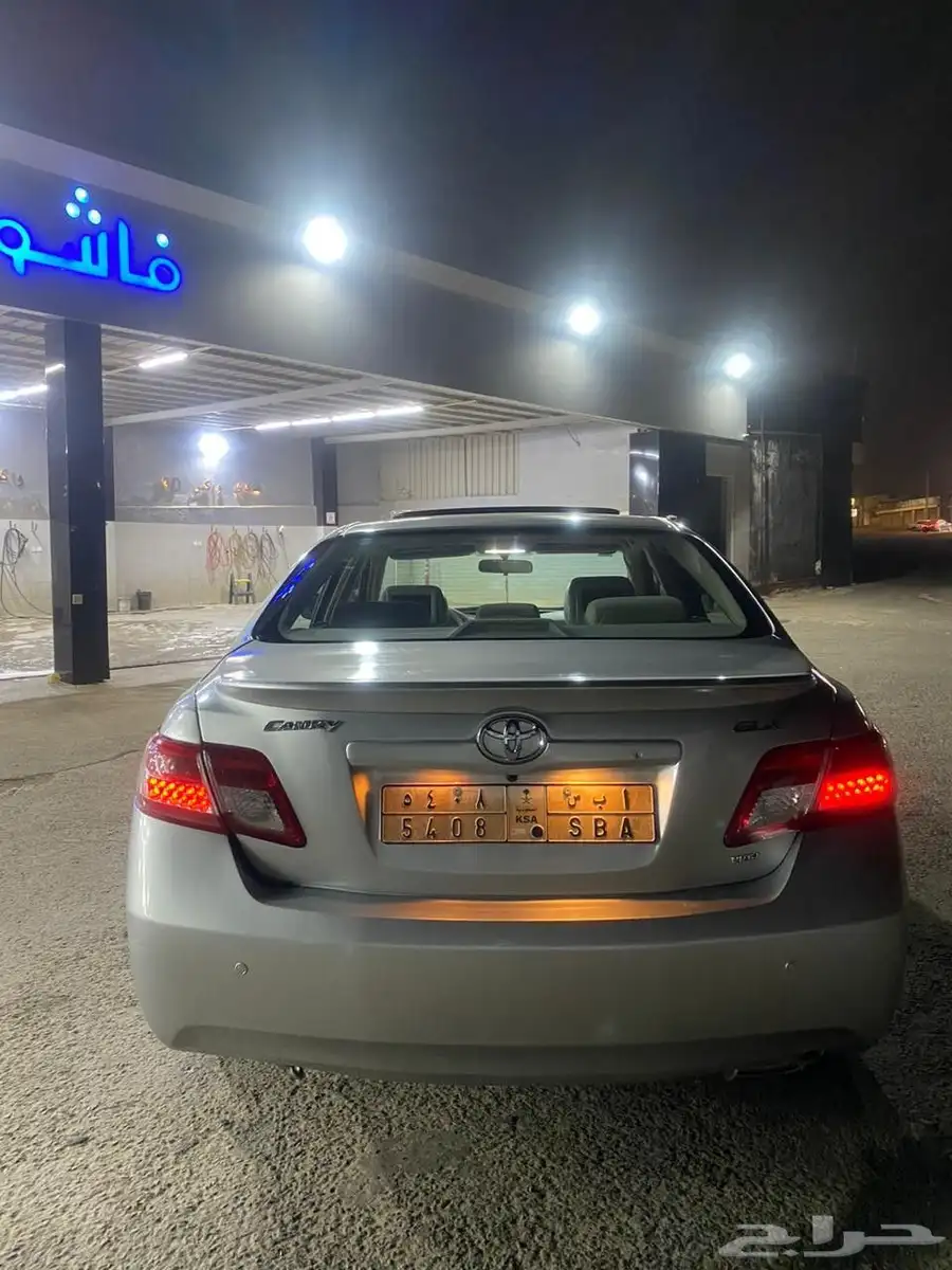 السلام عليكم حبيت اعرض سيارتي كامري موديل 2009 فل كامل مر 8