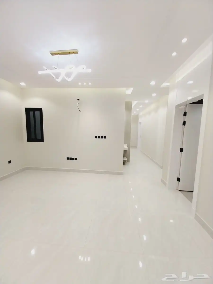 للبيع شقق ارضيه وعلويه تشطيب vip بموقع متميز بالمحاله 600الف 9