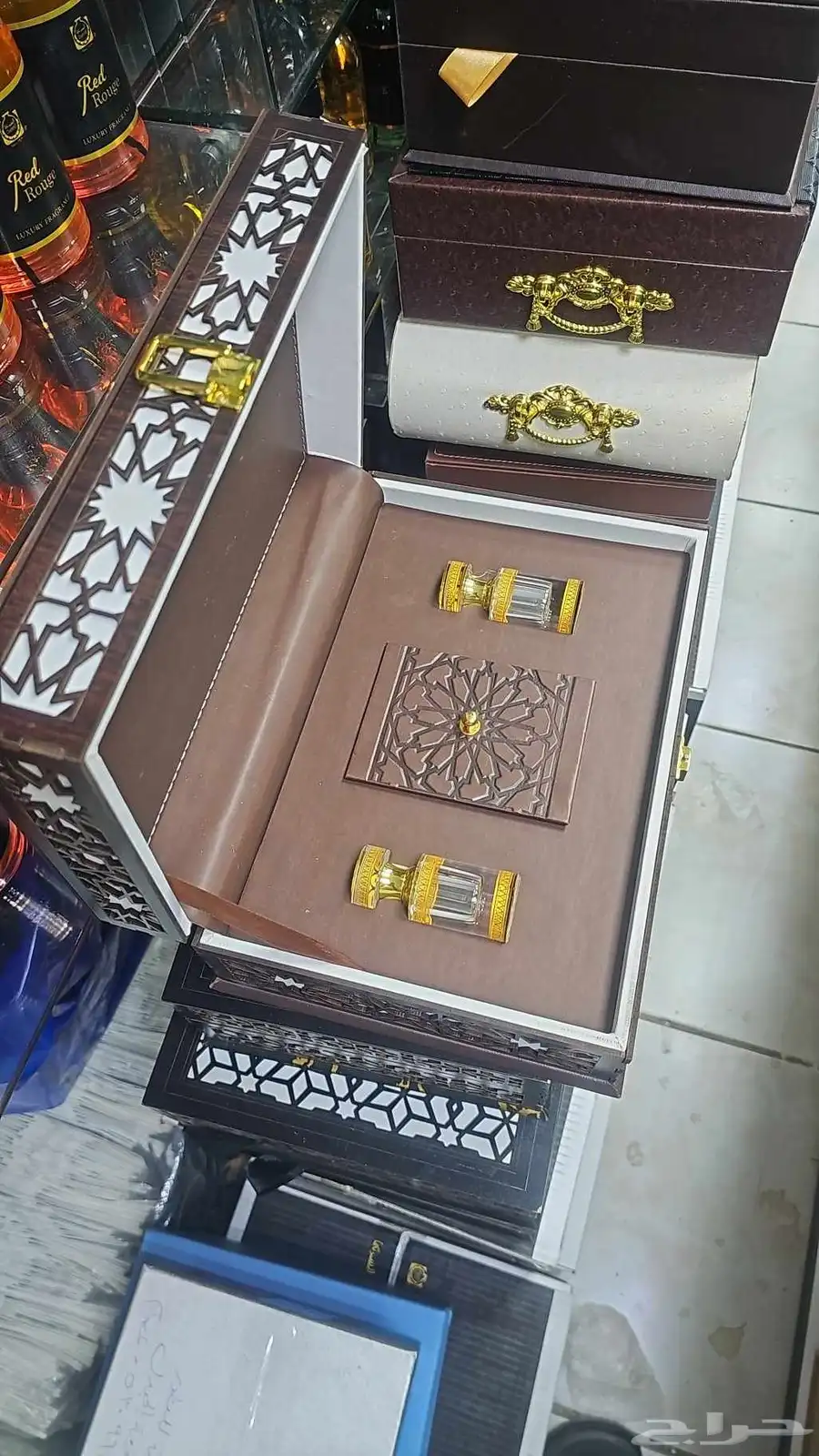صنديق هديا فخمه مع عطور اودهن عود وبخور 4