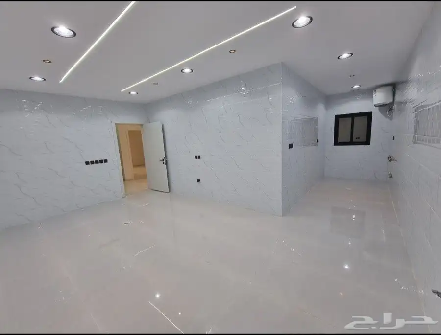 للبيع دوبلكس بالضاحيه بالدمام دورين شبه منفصل بالسادس  10 18