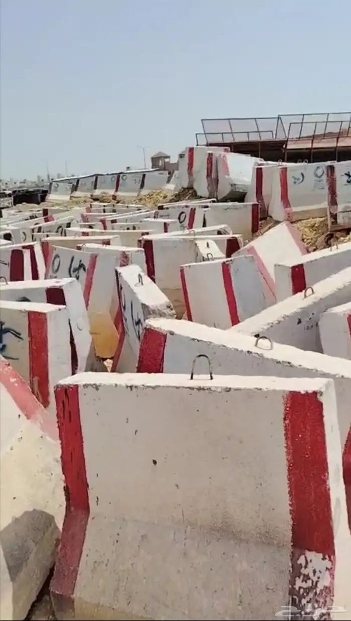 توريد حواجز خرسانيه مستخدمه وجديد 4