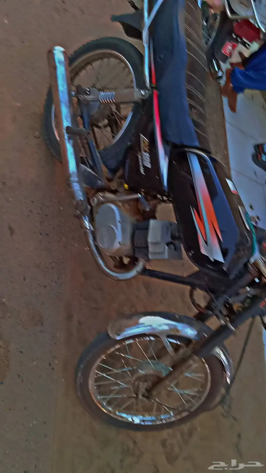 دباب بور سبورت له شهرين 2000. سوزوكي اكس ميه مستخدم 1500 1