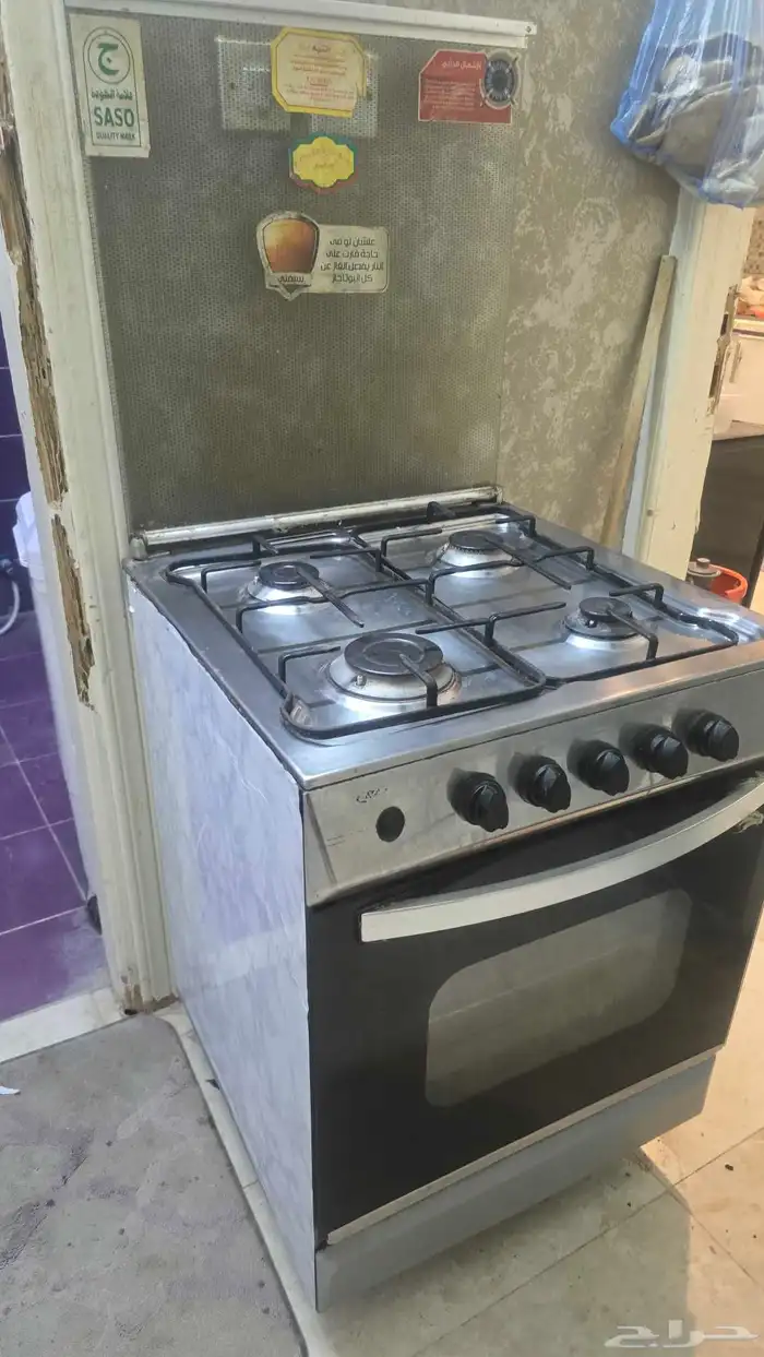 فرن كبير من اربعه عيون وفرن تحت وفوق مستعمل شبه جديد 0
