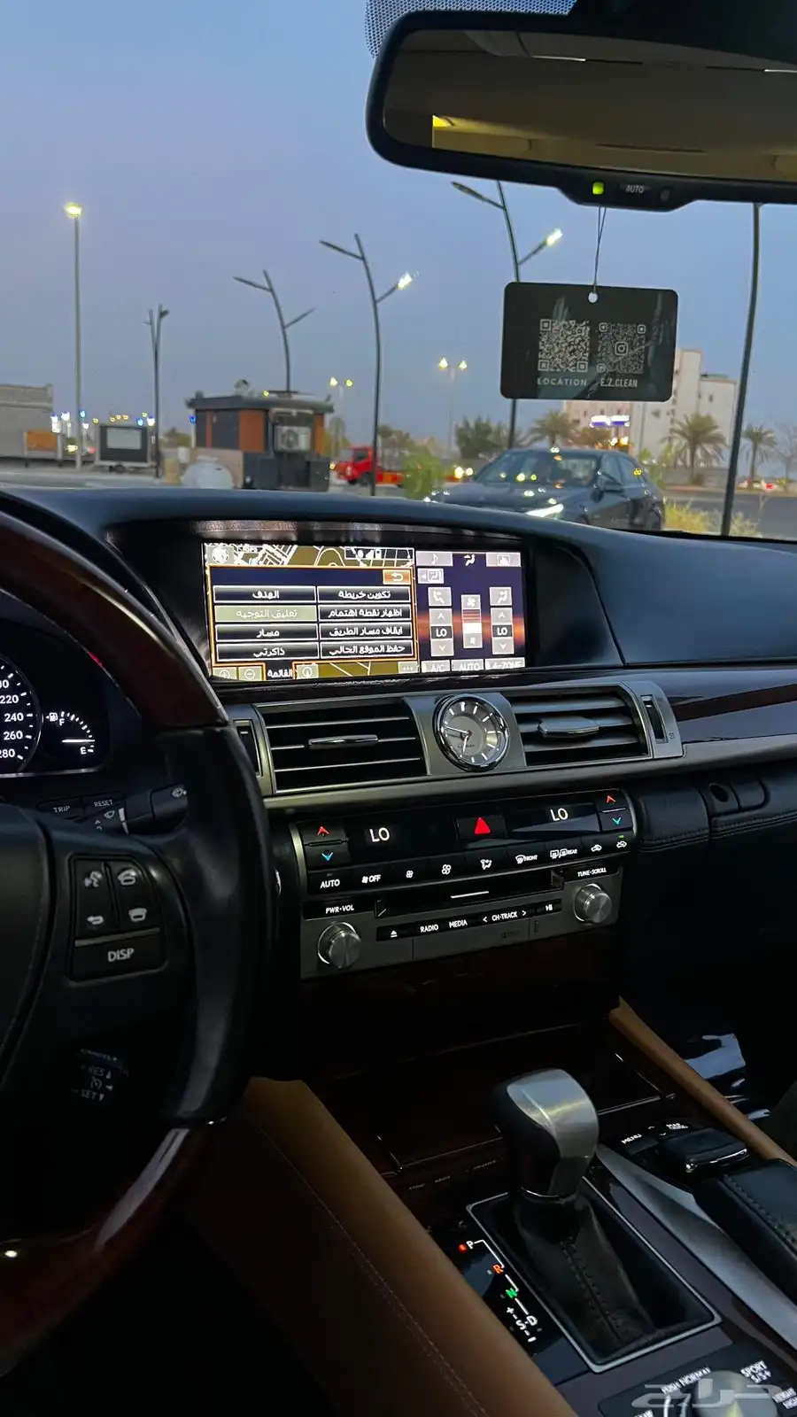 نوع السيارة لكزس LS 460L 2015 25