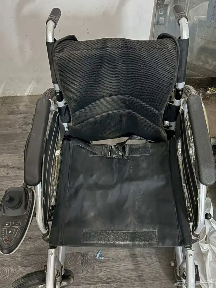 كرسي كهربائي شبه جديد استخدام ايام معدوده 1
