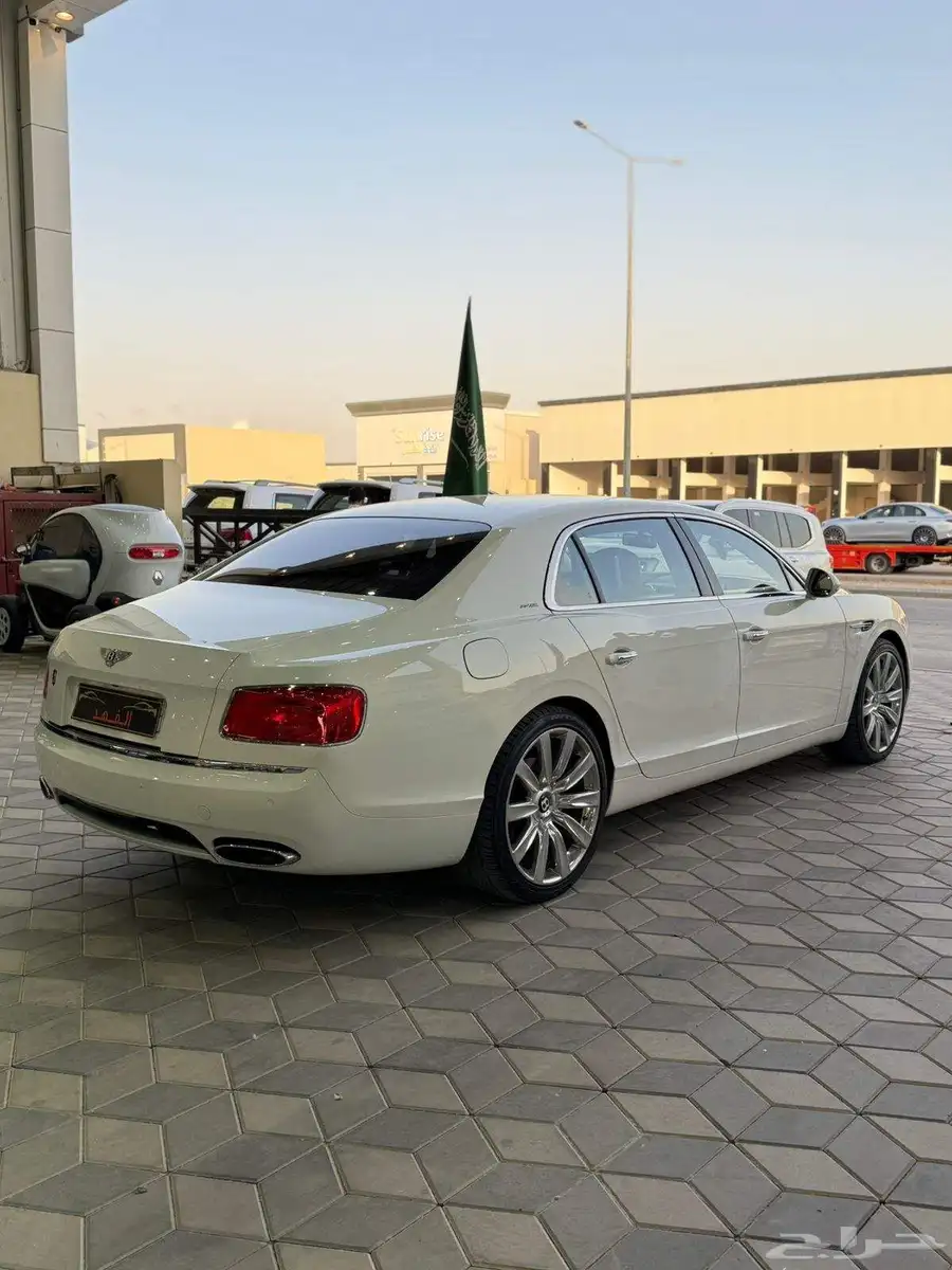 بنتلي 2015 فل كامل ب 129 ألف 5