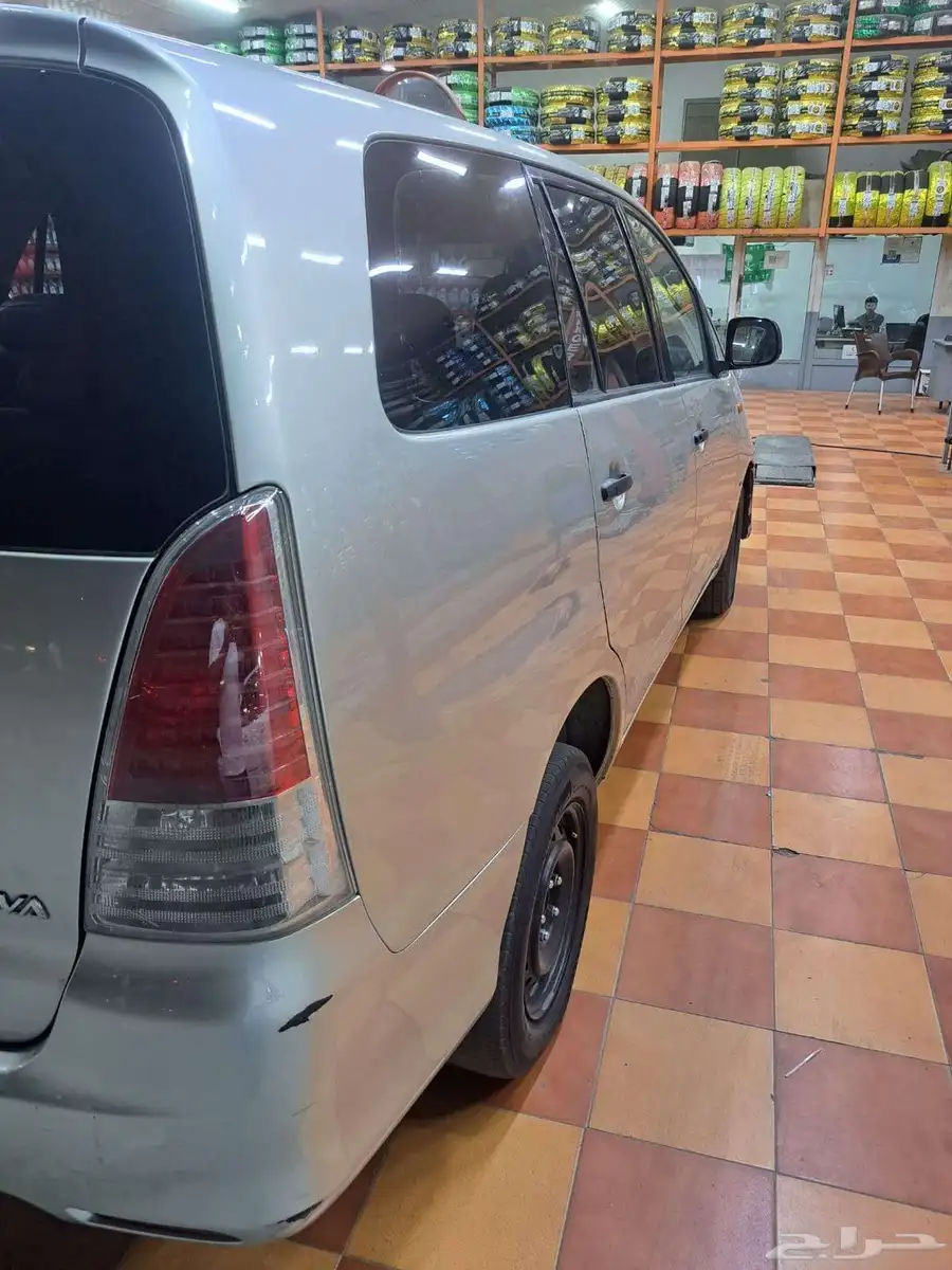 Toyota Innova 2011 4